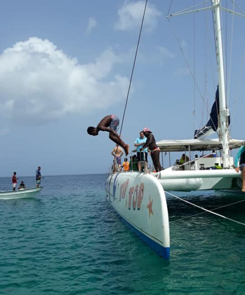 tip top catamaran photos